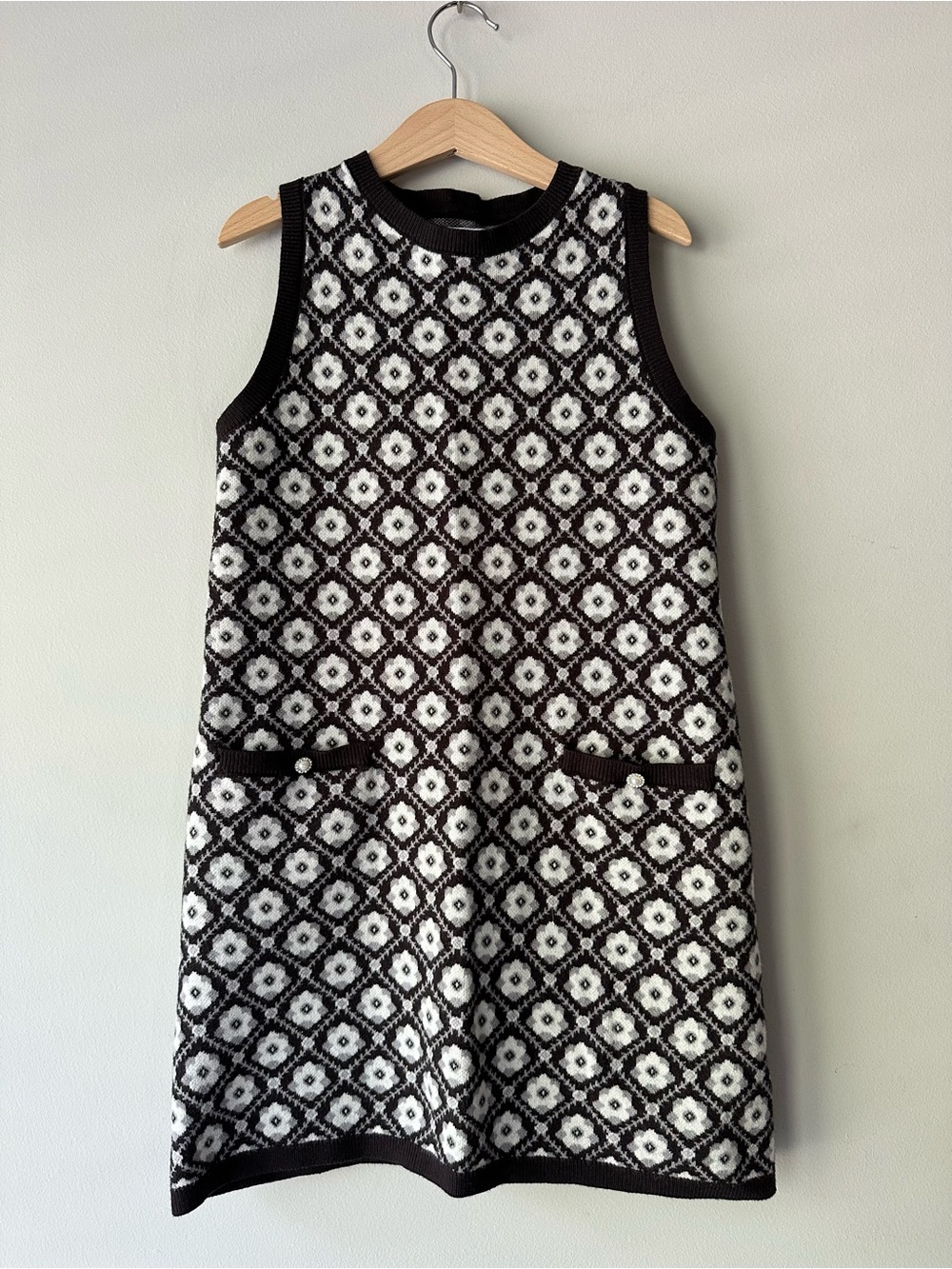 Nula Bug Sleeveless Black & White Floral Patterned Knit Shift Dress